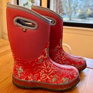Insulated Bogs boots